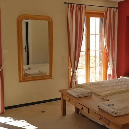 Merles 14 Apartment